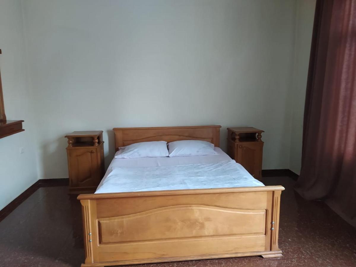 באטומי Hotel Ni&La מראה חיצוני תמונה